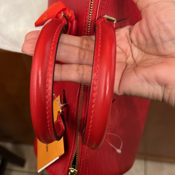 Preloved Red Epi Speedy 25 Louis Vuitton - Picture 9 of 11